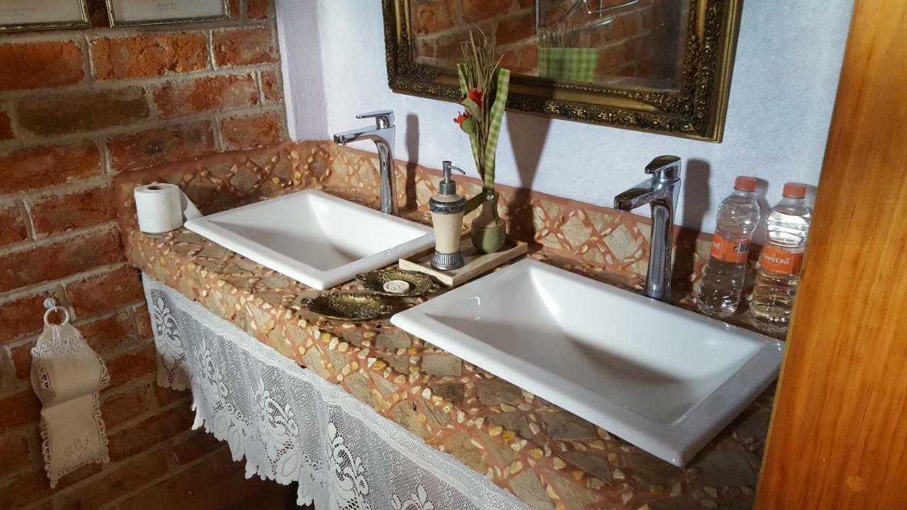 La Casona Azul Bed N Breakfast Santa Rosa de Jauregui Exteriör bild