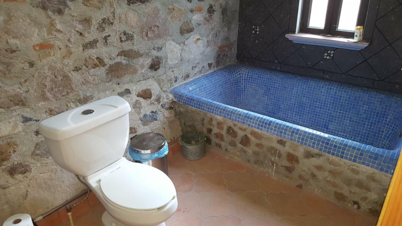 La Casona Azul Bed N Breakfast Santa Rosa de Jauregui Exteriör bild